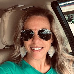 Meet your Posher, Kelli